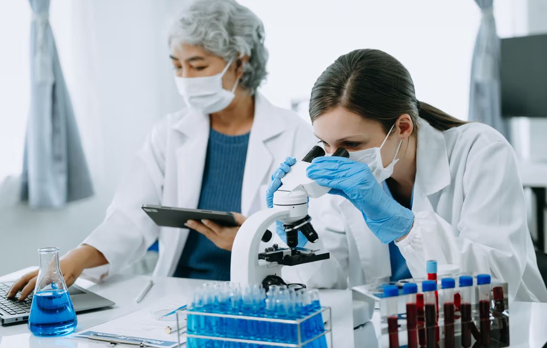 Auxiliar de Laboratorio Clínico